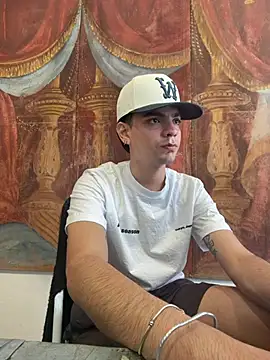 dylancrugerx online show from August 4, 9:48 am