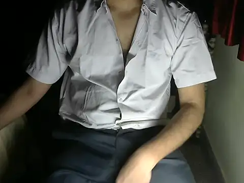 aloneboy1996 online show from July 25, 7:21 pm