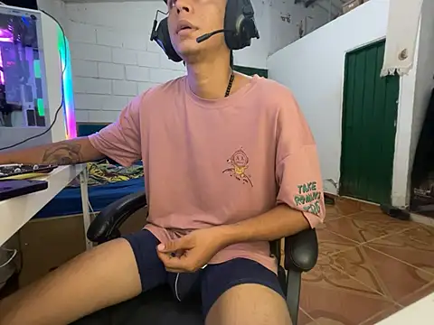 Max TheHorseDick online show from April 1, 10:29 pm