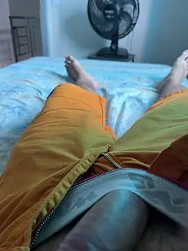 urielpereira online show from April 3, 6:15 pm