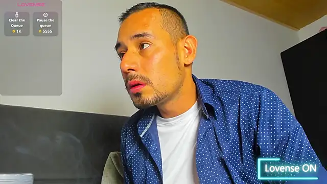 jhonyalzate2 online show from February 20, 6:19 am