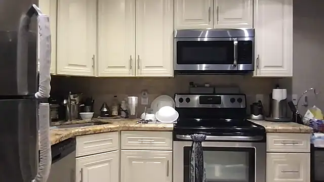 BigGuyMuscle online show from April 19, 7:05 pm