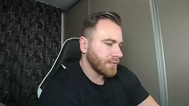 Thori92 online show from March 4, 5:34 pm