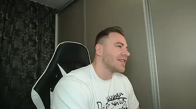 Thori92 online show from January 25, 3:30 pm