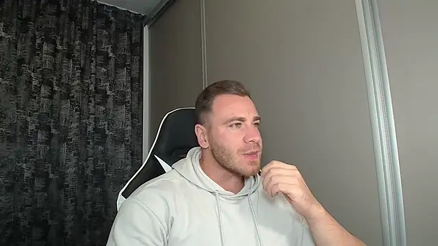 Thori92 online show from September 17, 5:58 pm