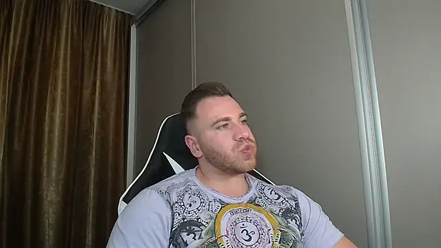 Thori92 online show from December 17, 8:15 pm