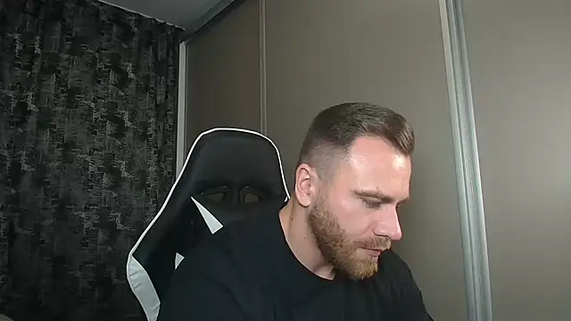 Thori92 online show from December 8, 7:43 pm