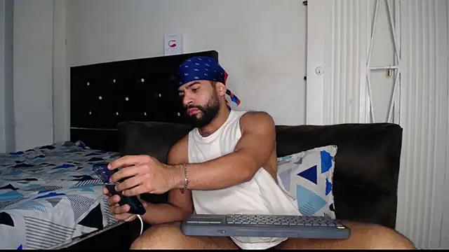 sweatyhairypig23 online show from March 23, 12:58 am