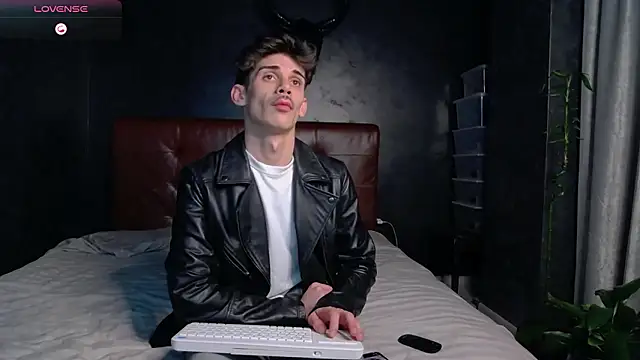 DanielCrush1 online show from January 5, 8:12 pm