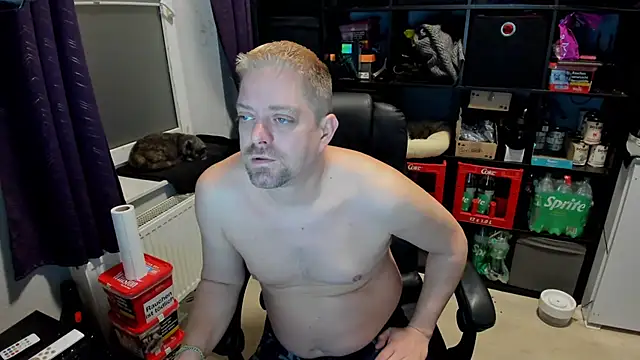 Snapshot of Trucker_Hunter chatting on January 3, 7:06 am Trucker Hunter online show from January 3, 7:06 am