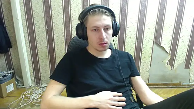 darienlarge online show from October 4, 2:27 am