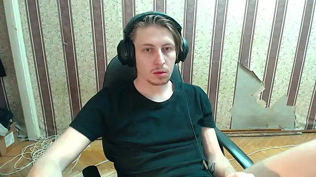 darienlarge online show from October 10, 4:23 pm