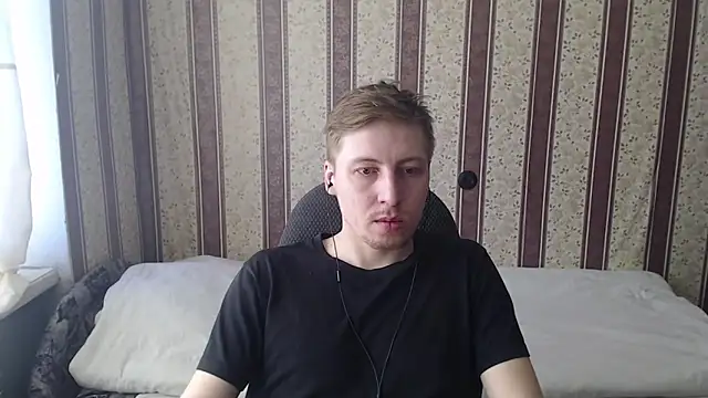 darienlarge online show from March 21, 2:29 pm