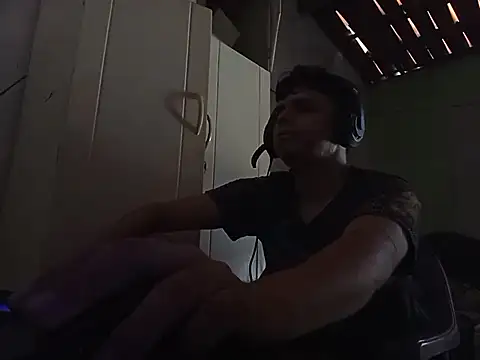 JOHN GOSTOSO online show from November 21, 12:15 pm