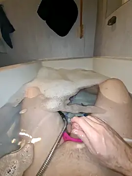 toeloverlive online show from April 9, 6:25 pm