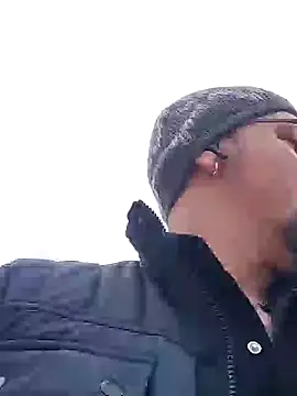 BuckWessle online show from February 15, 8:22 am