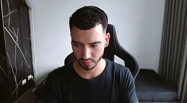 Snapshot of Dangerous-Men chatting on February 6, 10:32 pm Dangerous-Men online show from February 6, 10:32 pm