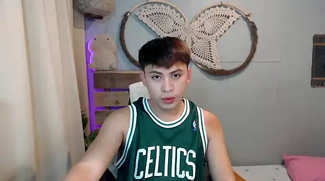 Snapshot of princeJayX chatting on December 3, 6:57 am princeJayX online show from December 3, 6:57 am