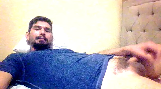 Snapshot of Tomthelong chatting on February 28, 5:37 am Tomthelong online show from February 28, 5:37 am