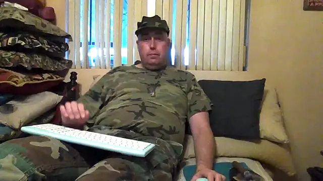 ThriilSergeant15 online show from April 10, 1:23 am