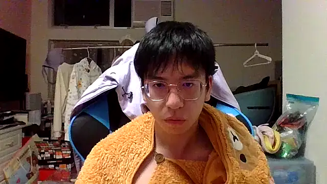 Snapshot of charlie_xdd chatting on March 9, 11:25 am charlie xdd online show from March 9, 11:25 am