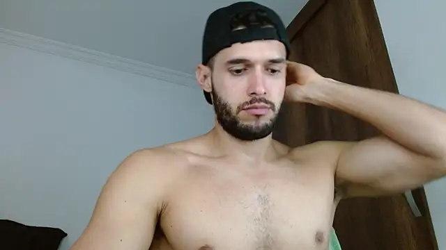 Noah jhonsonn online show from December 5, 3:41 pm