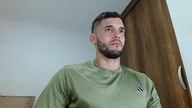 Noah jhonsonn online show from February 14, 3:34 am