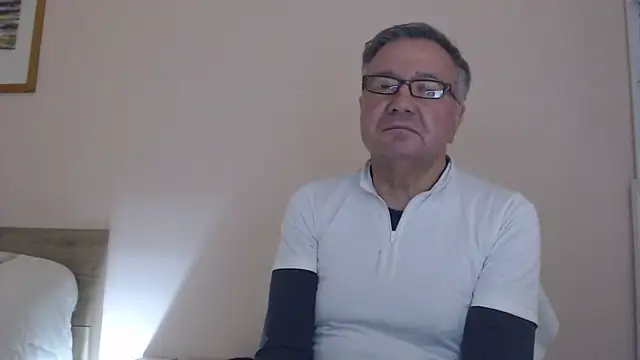 YOU6me online show from December 1, 5:49 pm