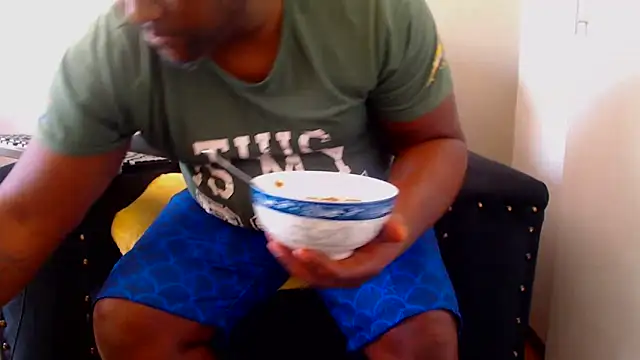 zuluboyxx online show from April 2, 8:00 am