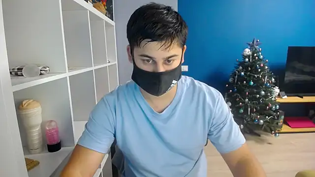 Snapshot of Tomguys chatting on December 29, 6:16 pm Tomguys online show from December 29, 6:16 pm