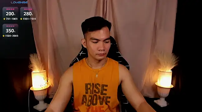 000batman000 online show from February 18, 1:33 pm