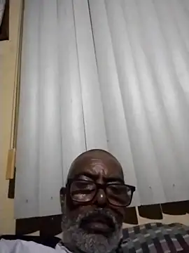 Thadew online show from December 18, 1:56 am