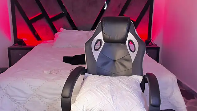 AndyWiilliams online show from February 3, 9:42 pm