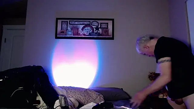 Snarfle82 online show from November 26, 12:19 pm