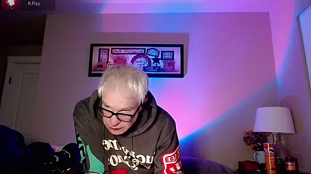 Snarfle82 online show from December 4, 5:14 am