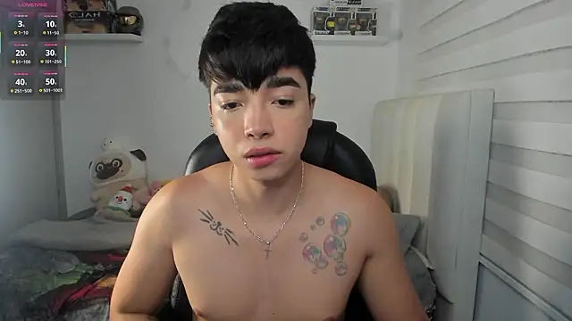 santy7v7 online show from March 12, 1:30 pm