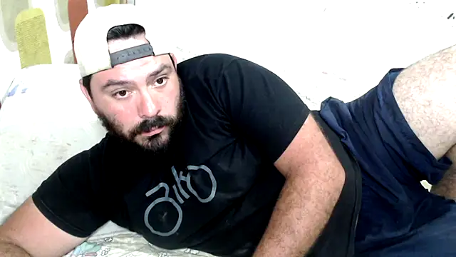 Snapshot of lucasprloco chatting on January 24, 12:10 am lucasprloco online show from January 24, 12:10 am