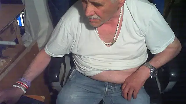 nonnomaturobisex online show from May 26, 3:52 pm