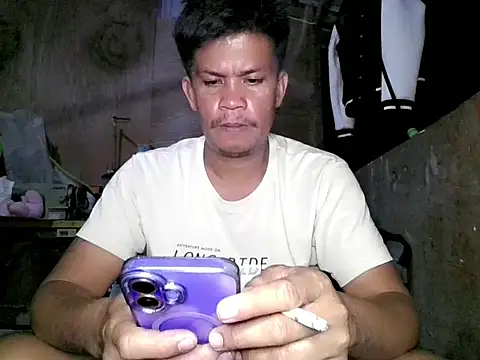 SweetasianHugoxxx online show from April 13, 3:23 pm