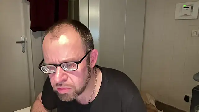 FABIOGLASSES online show from February 15, 11:57 pm