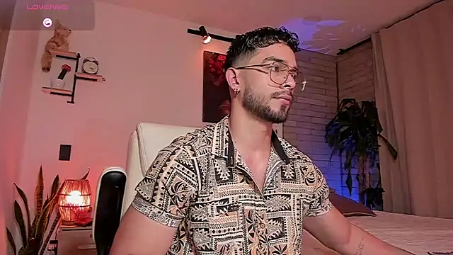 Josseph1  online show from March 18, 1:52 am