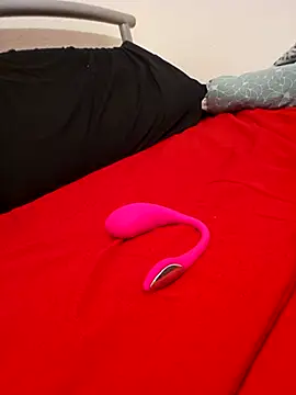 mario890605 online show from February 14, 11:00 pm