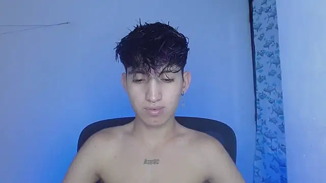 littlextreme online show from February 20, 12:41 am