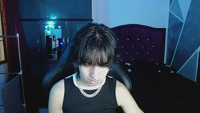 littlextreme online show from April 16, 3:06 am