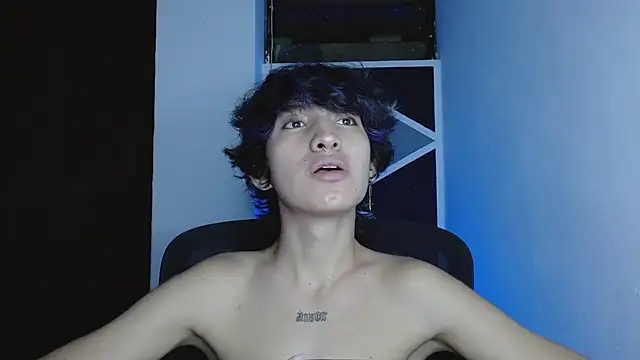 littlextreme online show from February 24, 2:56 am