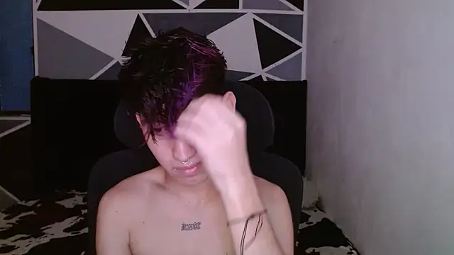 littlextreme online show from December 17, 2:55 am