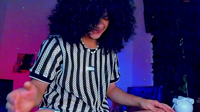 Snapshot of sweetvond_ chatting on September 15, 12:46 am sweetvond  online show from September 15, 12:46 am