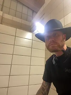 Mackwood89 online show from October 27, 9:11 am