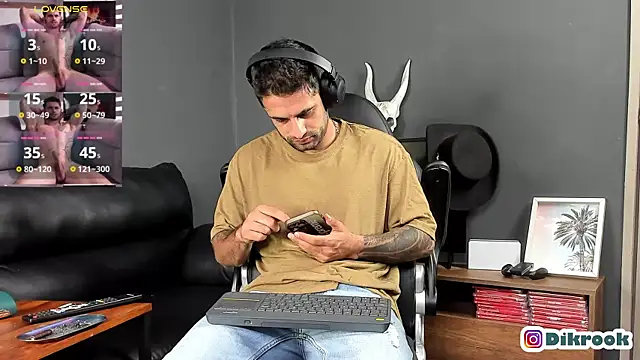 Davevilboy online show from March 7, 12:01 pm