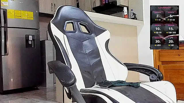 YeremiBrowm online show from February 10, 8:02 pm